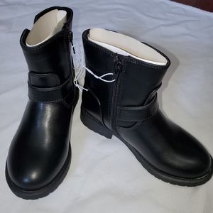 Zip up little girl buckle boots